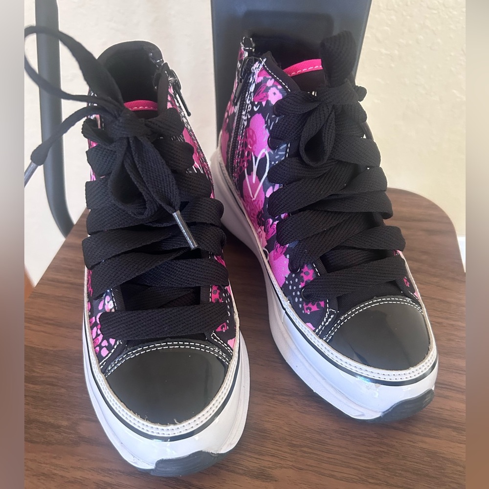 Heelys Black and Pink High-Top Skate Sneakers (size3)